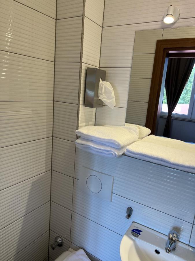 Hotel Pasa Paradies Kostenlose Parkplaetze 하나우암마인 외부 사진
